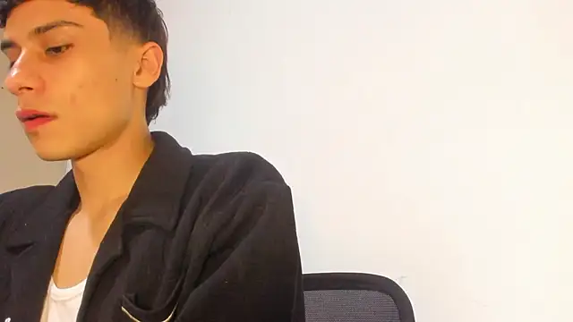 Axel DavisS online show from 24, 4, 2026