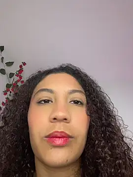 Snapshot of Daphnne_Curly chatting on 5, 6, 2026 Daphnne Curly online show from 5, 6, 2026