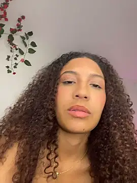 Snapshot of Daphnne_Curly chatting on 3, 7, 2026 Daphnne Curly online show from 3, 7, 2026