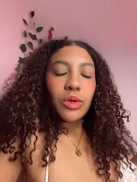 Daphnne Curly online show from 23, 4, 2026