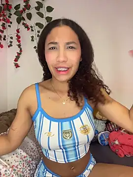 Snapshot of Daphnne_Curly chatting on 17, 6, 2026 Daphnne Curly online show from 17, 6, 2026
