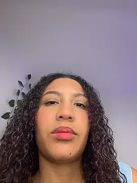 Snapshot of Daphnne_Curly chatting on 12, 7, 2026 Daphnne Curly online show from 12, 7, 2026