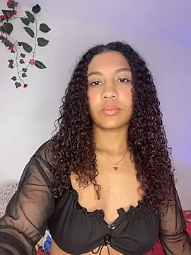 Snapshot of Daphnne_Curly chatting on 10, 7, 2026 Daphnne Curly online show from 10, 7, 2026