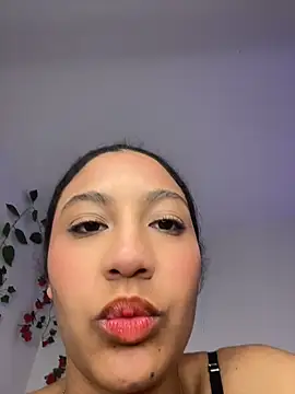 Snapshot of Daphnne_Curly chatting on 18, 7, 2026 Daphnne Curly online show from 18, 7, 2026