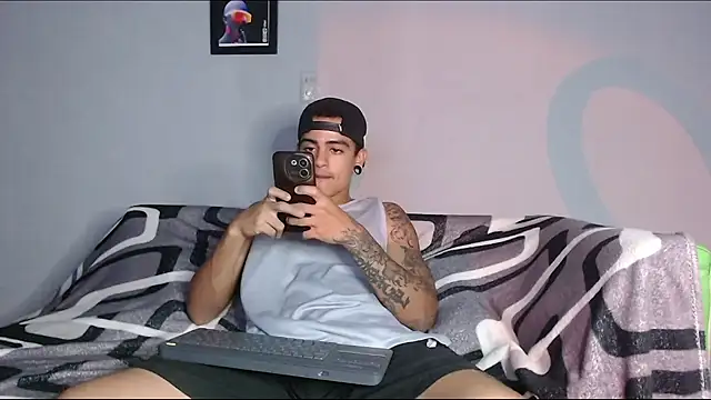 Snapshot of Kizameee_ chatting on 23, 4, 2026 Kizameee online show from 23, 4, 2026