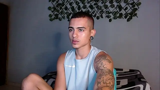 Snapshot of Kizameee_ chatting on 13, 5, 2026 Kizameee online show from 13, 5, 2026