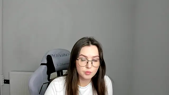 Regina cute  online show from 6, 5, 2026