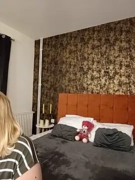I amVeronicle online show from 19, 5, 2026