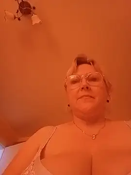 Snapshot of I_amVeronicle chatting on 18, 6, 2026 I amVeronicle online show from 18, 6, 2026