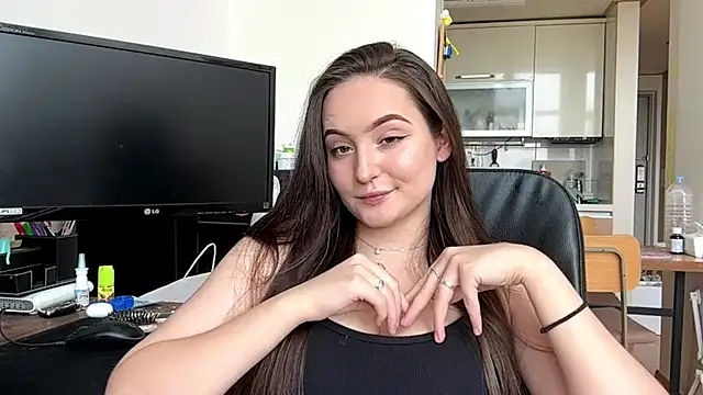 Emilly Cart online show from 2, 6, 2026