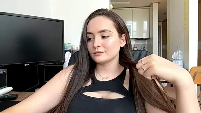 Emilly Cart online show from 19, 5, 2026