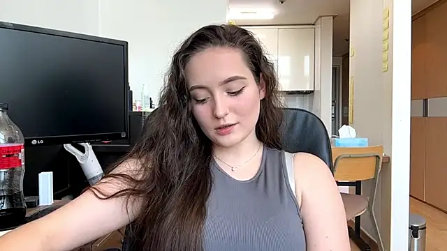 Emilly Cart online show from 15, 5, 2026