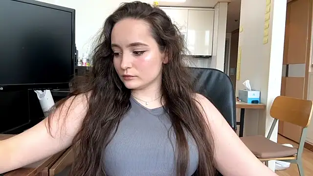 Emilly Cart online show from 6, 5, 2026