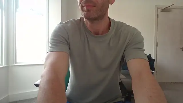 Snapshot of frenchbdmaninlondon chatting on 15, 6, 2026 frenchbdmaninlondon online show from 15, 6, 2026