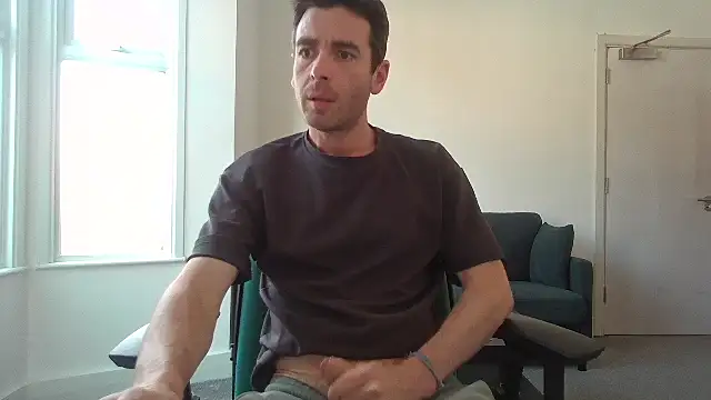 Snapshot of frenchbdmaninlondon chatting on 19, 6, 2026 frenchbdmaninlondon online show from 19, 6, 2026