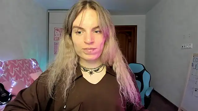 milliKira006 online show from 15, 5, 2026