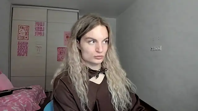 milliKira006 online show from 9, 5, 2026