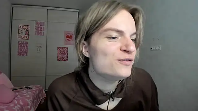milliKira006 online show from 10, 5, 2026