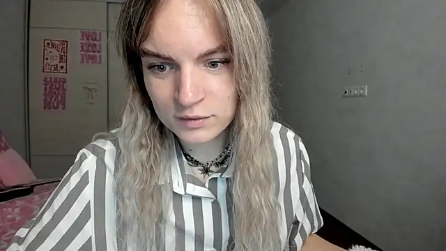 milliKira006 online show from 9, 5, 2026