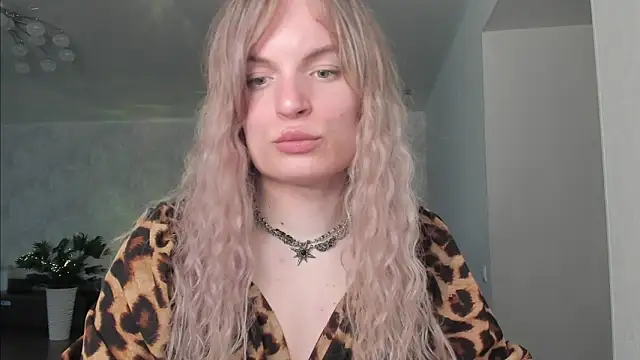 milliKira006 online show from 20, 4, 2026