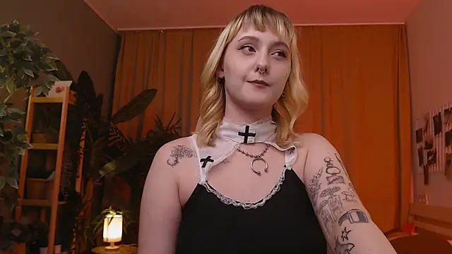 Emma Thomps online show from 11, 5, 2026