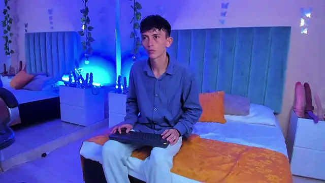 ARIANA CRI-X online show from 25, 4, 2026