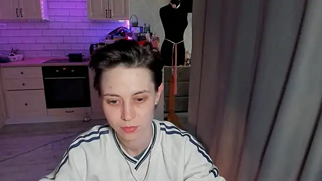 EVAARUS online show from 18, 4, 2026