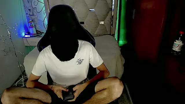 AAA WHITE online show from 30, 4, 2026