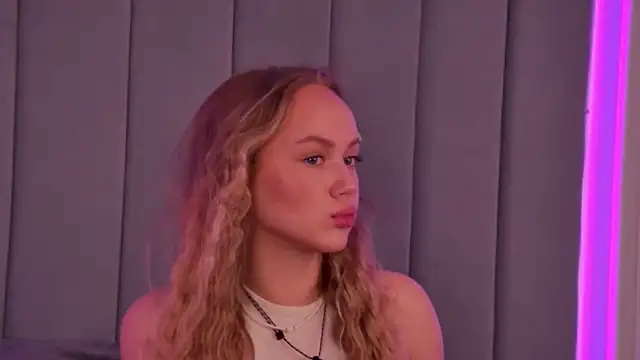 Emi Sterling online show from 11, 5, 2026