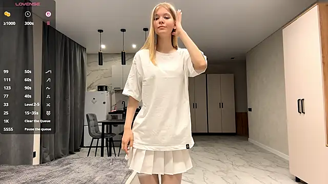 Snapshot of ZenZestX chatting on 30, 5, 2026 ZenZestX online show from 30, 5, 2026