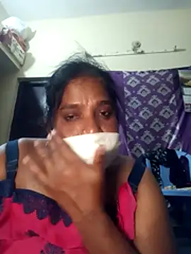 Snapshot of swetha10 chatting on 9, 7, 2026 swetha10 online show from 9, 7, 2026
