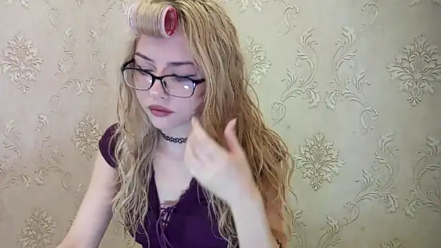 Snapshot of DelicaBrome chatting on 10, 7, 2026 DelicaBrome online show from 10, 7, 2026