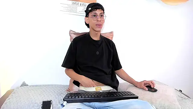 Snapshot of dax_blaze chatting on 15, 5, 2026 dax blaze online show from 15, 5, 2026