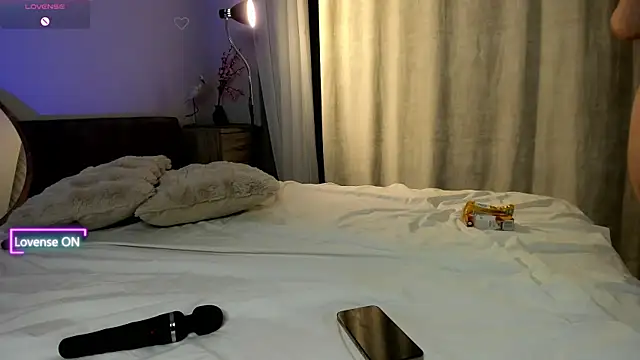 sweettitsbby online show from 24, 7, 2026
