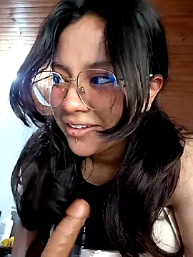 Snapshot of _Juno chatting on 27, 5, 2026 Juno online show from 27, 5, 2026
