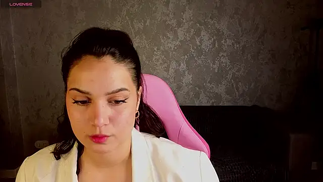 Vivien Ross online show from 8, 5, 2026