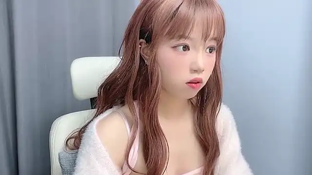 TwinXXyan online show from 7, 5, 2026