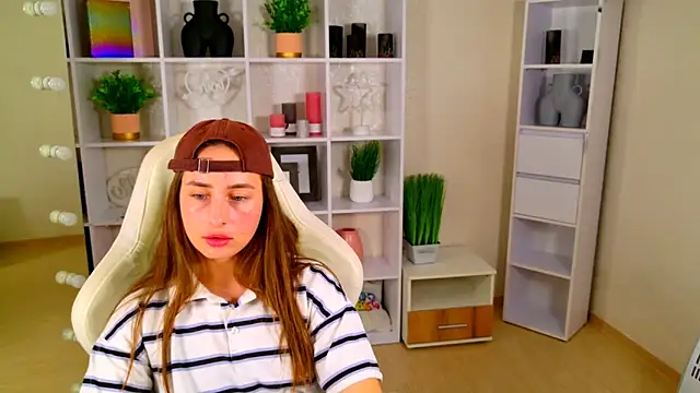 NadinnL online show from 24, 5, 2026