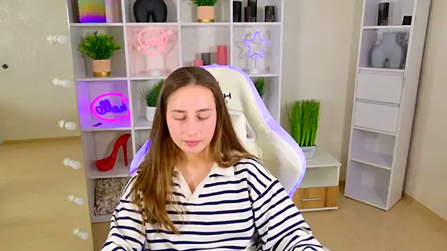 NadinnL online show from 28, 4, 2026