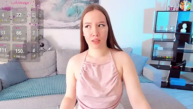 DaniellaSunny online show from 4, 5, 2026