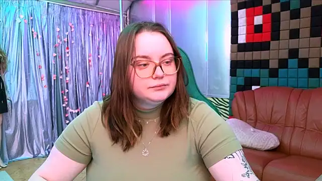 Snapshot of CatherineClaire chatting on 6, 5, 2026 CatherineClaire online show from 6, 5, 2026