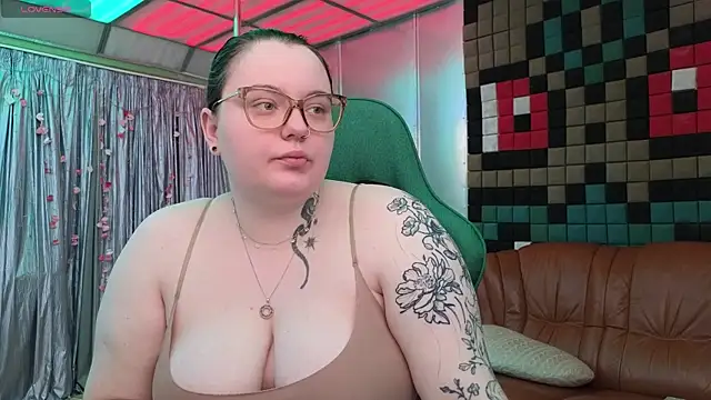 Snapshot of CatherineClaire chatting on 14, 5, 2026 CatherineClaire online show from 14, 5, 2026