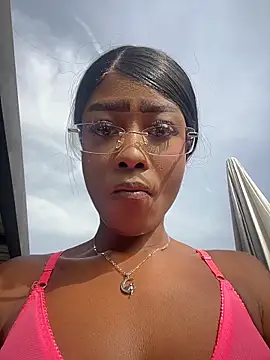 Snapshot of CocoaLuxeXXX chatting on 1, 7, 2026 CocoaLuxeXXX online show from 1, 7, 2026