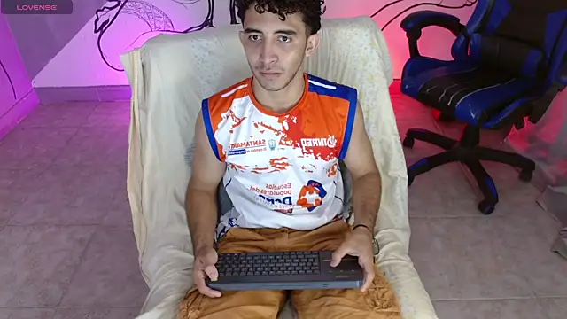 Snapshot of caius_bigcock1 chatting on 24, 5, 2026 caius bigcock1 online show from 24, 5, 2026