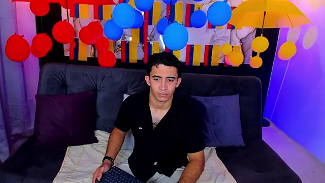 caius bigcock1 online show from 22, 6, 2026