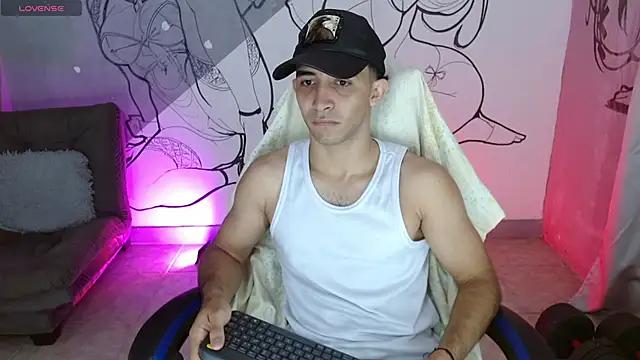 Snapshot of caius_bigcock1 chatting on 27, 5, 2026 caius bigcock1 online show from 27, 5, 2026