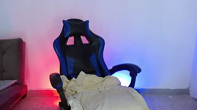 caius bigcock1 online show from 23, 7, 2026