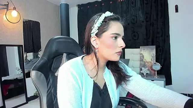 Snapshot of ShantalBr chatting on 3, 6, 2026 ShantalBr online show from 3, 6, 2026