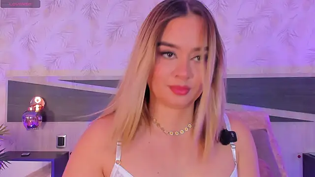 Sofia pamela  online show from 21, 4, 2026