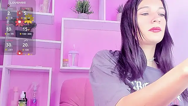 Snapshot of MilaWhitte chatting on 15, 6, 2026 MilaWhitte online show from 15, 6, 2026